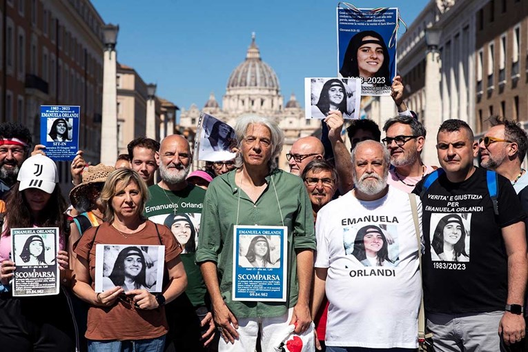 Tajna nestanka tinejdžerice iz Vatikana još nije otkrivena, papa molio za obitelj