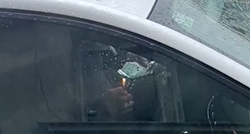 Zagrebački taksist snimljen kako se drogira u autu?