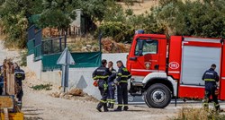 Zbog udara groma buknuo požar u Trolokvama u Dalmaciji, pozvan kanader