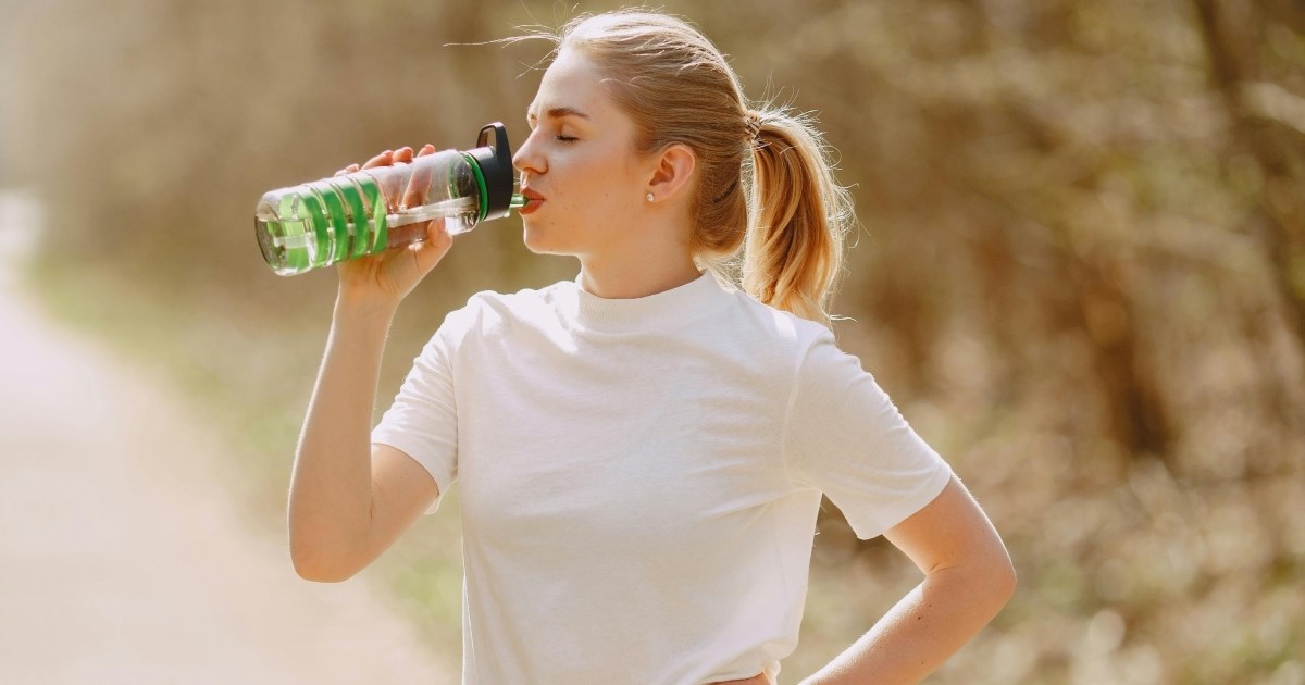 Nutricionisti predlažu 5 navika koje olakšavaju unos dovoljno tekućine