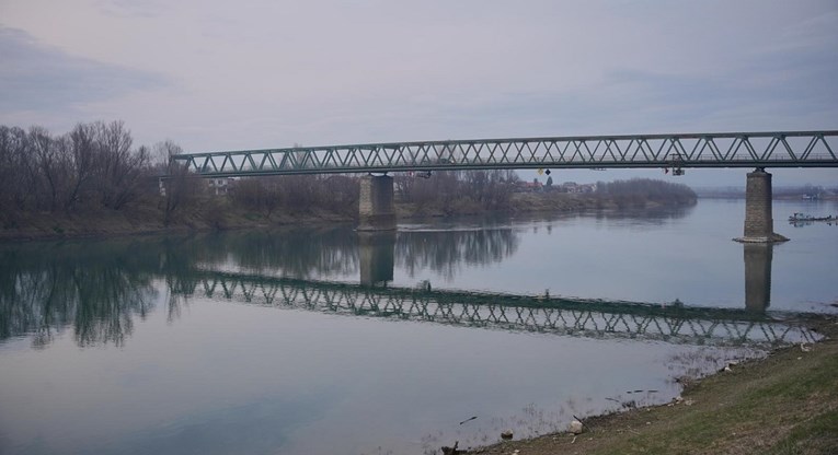 Sedam Afganistanaca sinoć ilegalno čamcem prešlo Savu, uhvaćeni kod Nove Gradiške