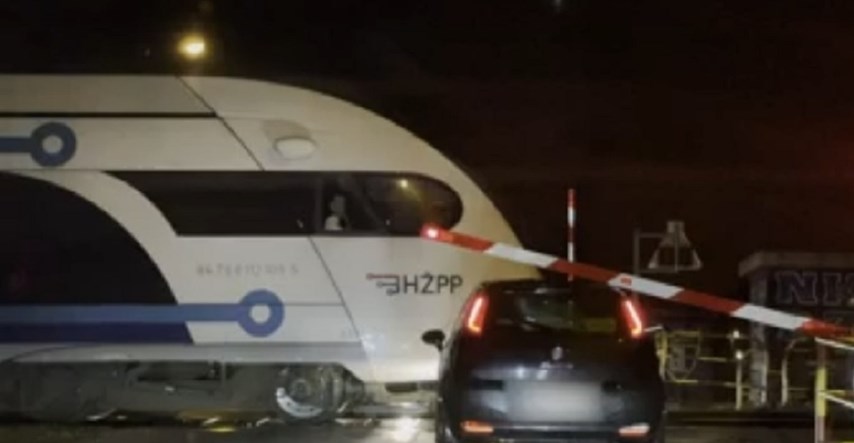 VIDEO Na krov auta u Zagrebu se spustila rampa, onda je došao i vlak