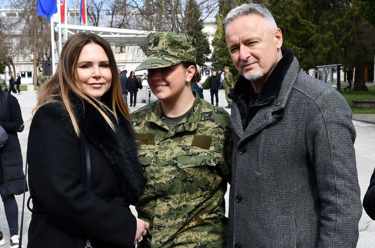 Thompsonova supruga u slobodno vrijeme se bavi aktivnošću koju voli hrpa ljudi