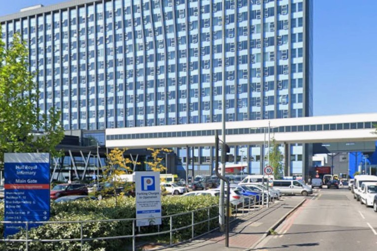 U Engleskoj teško bolesnoj ženi uporno slali kazne za parking. Otac: Sve sam plaćao