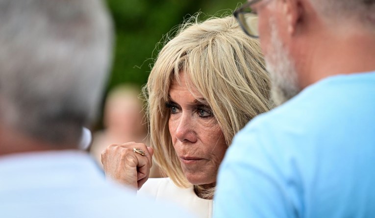 Širili glasine online da je Brigitte Macron bila muškarac. Počinje im suđenje