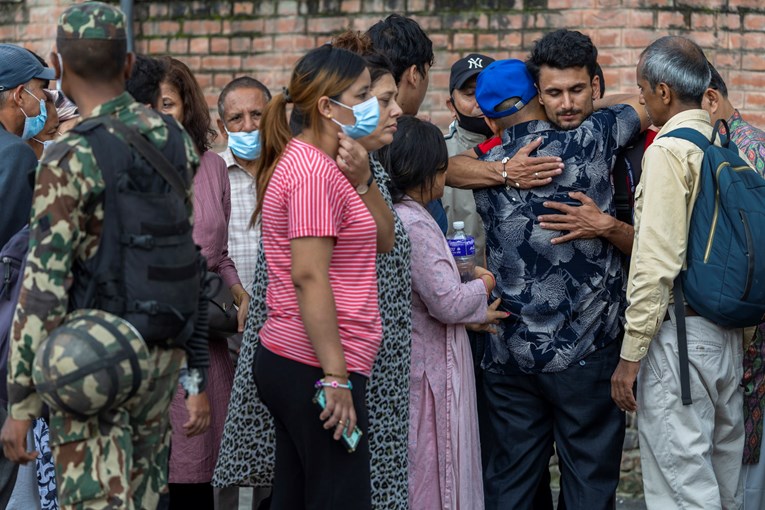 "Ovdje nema ničega": Mladi Nepalci masovno odlaze, sela ostaju bez života
