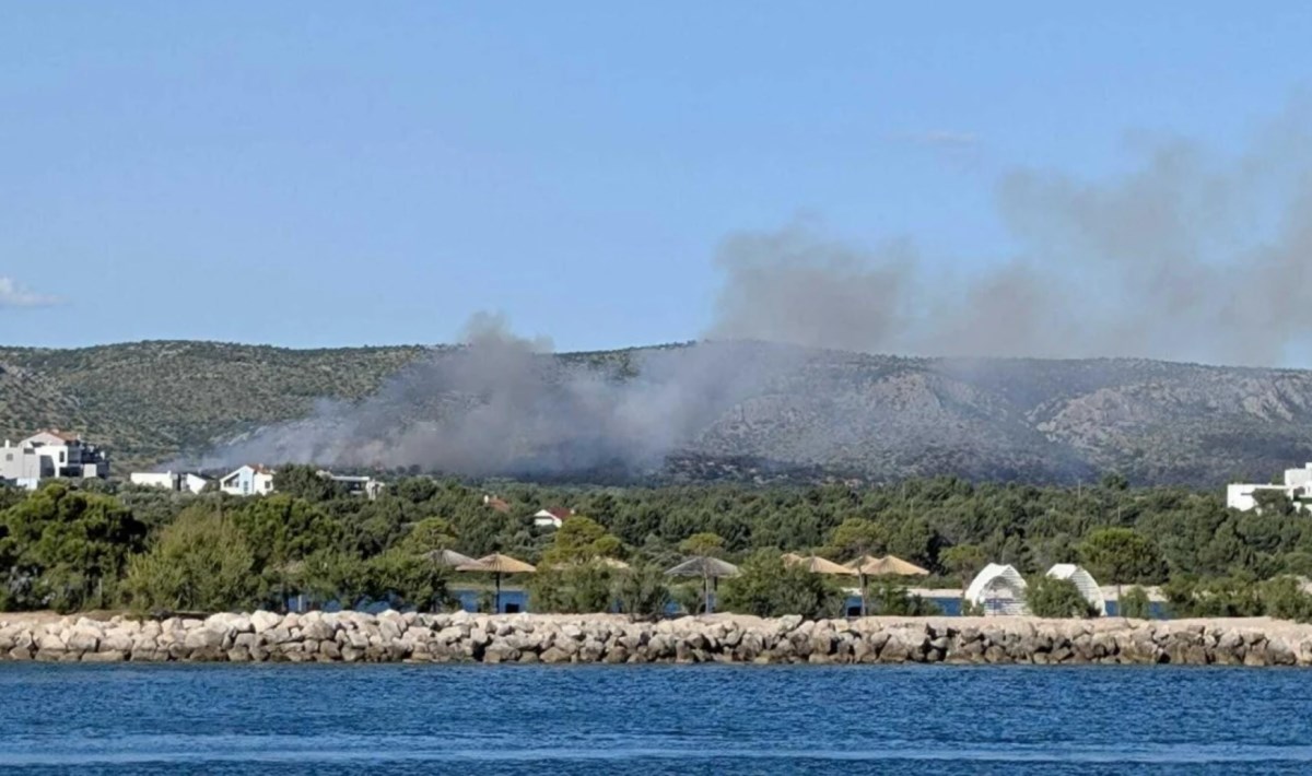 Lokaliziran požar kod Šibenika