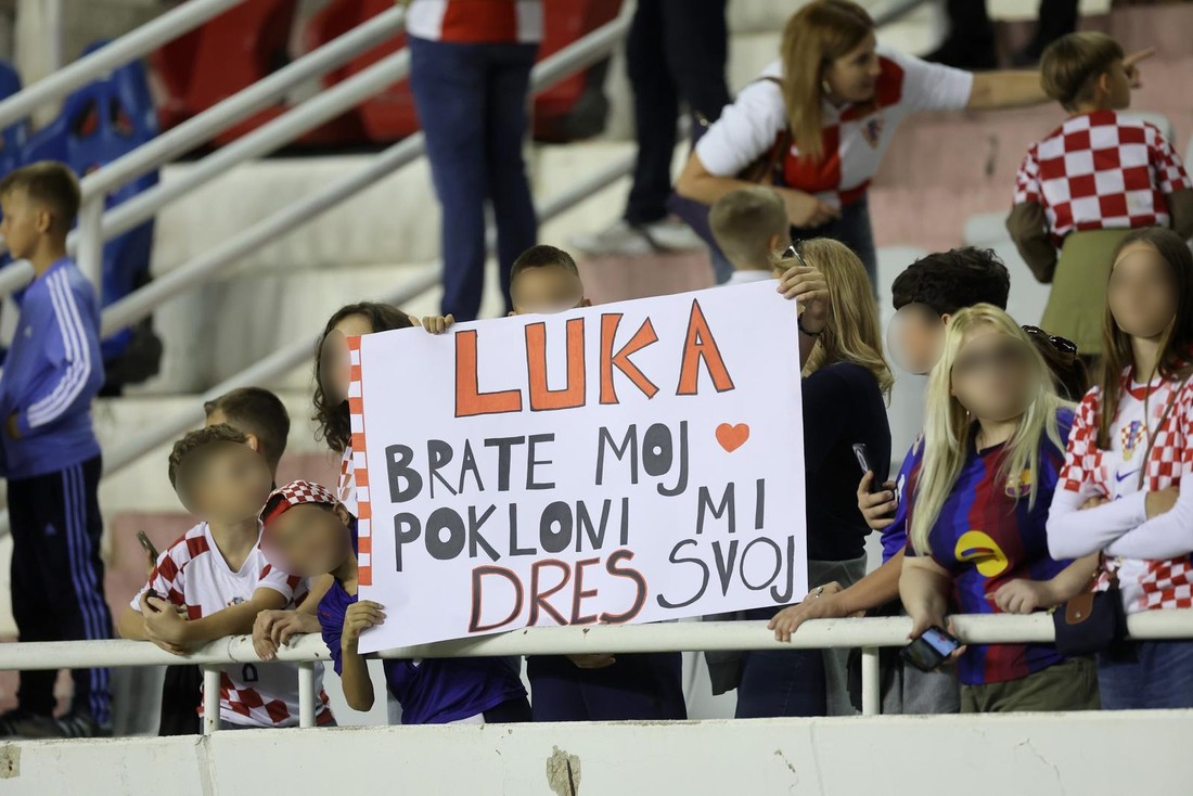 Maleni navijač na Poljudu oduševio transparentom za Modrića: "Luka, brate moj..."