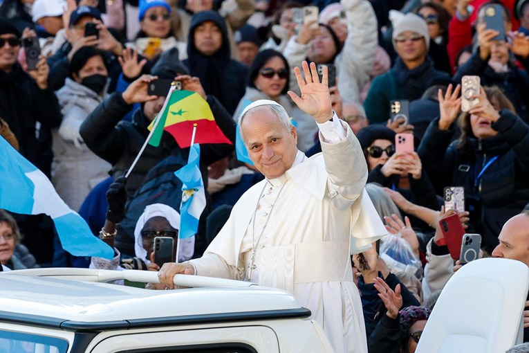 Papa: Crkva ne pripada nijednoj političkoj stranci