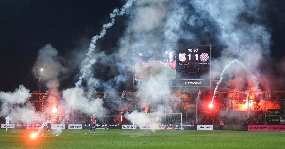 Navijači Rijeke na Fejsu sprdaju Torcidu: Ispalite još koju raketu