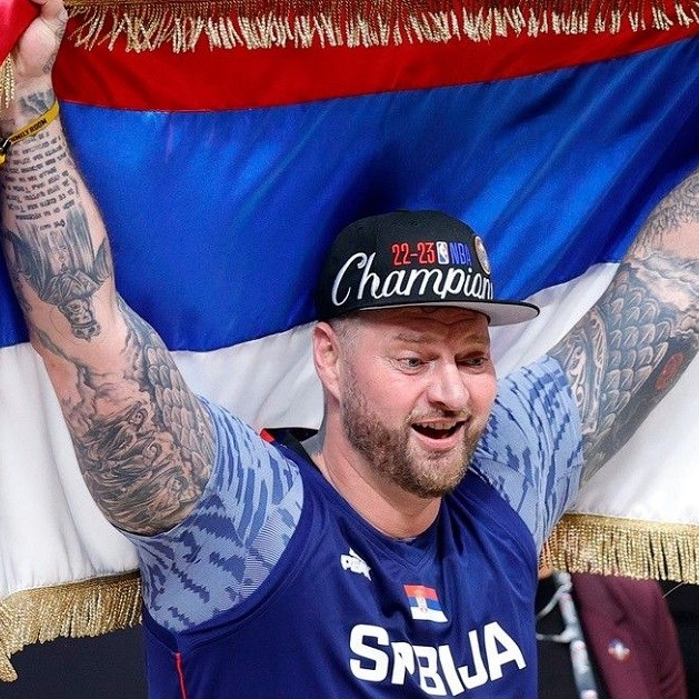 Braća Jokić proslavu NBA naslova pretvorili u cajka party. Trešte Sinan i Aca