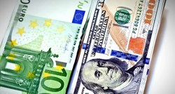 Dolar ojačao, euro oslabio