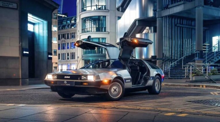 Legendarni DeLorean iz filma Povratak u budućnost od sada može voziti i na struju