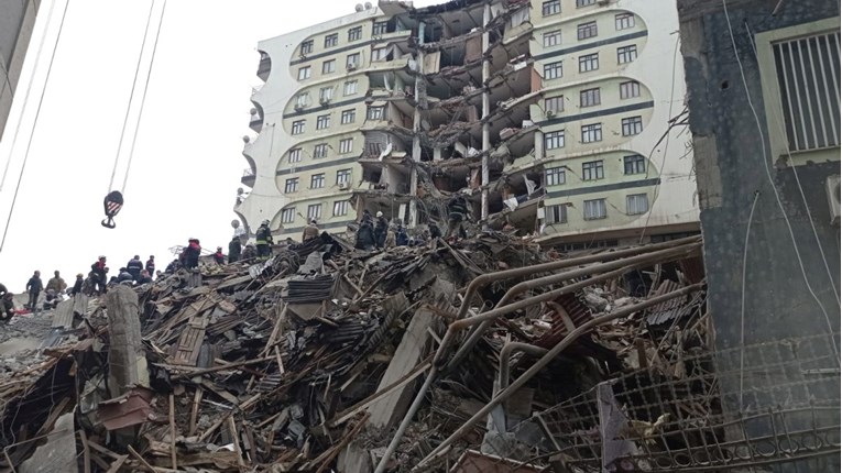 Američki geološki institut: Broj mrtvih u potresu mogao bi se popeti na 10.000