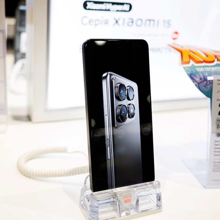 Navodno u listopadu dolazi Xiaomi 16 s najboljim malim zaslonom