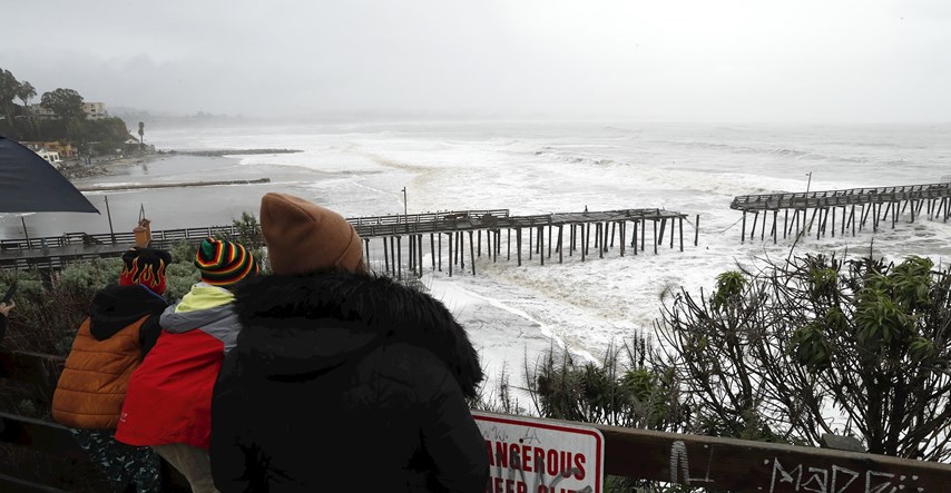 Kaliforniju zahvatila snažna pacifička oluja, najmanje dvoje mrtvih