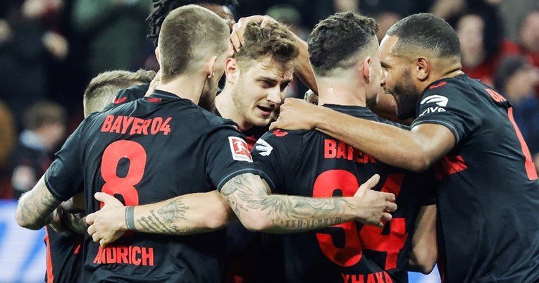 Bayer deklasirao Bayern u derbiju s 3:0 i juri prema tituli, Stanišić igrač utakmice