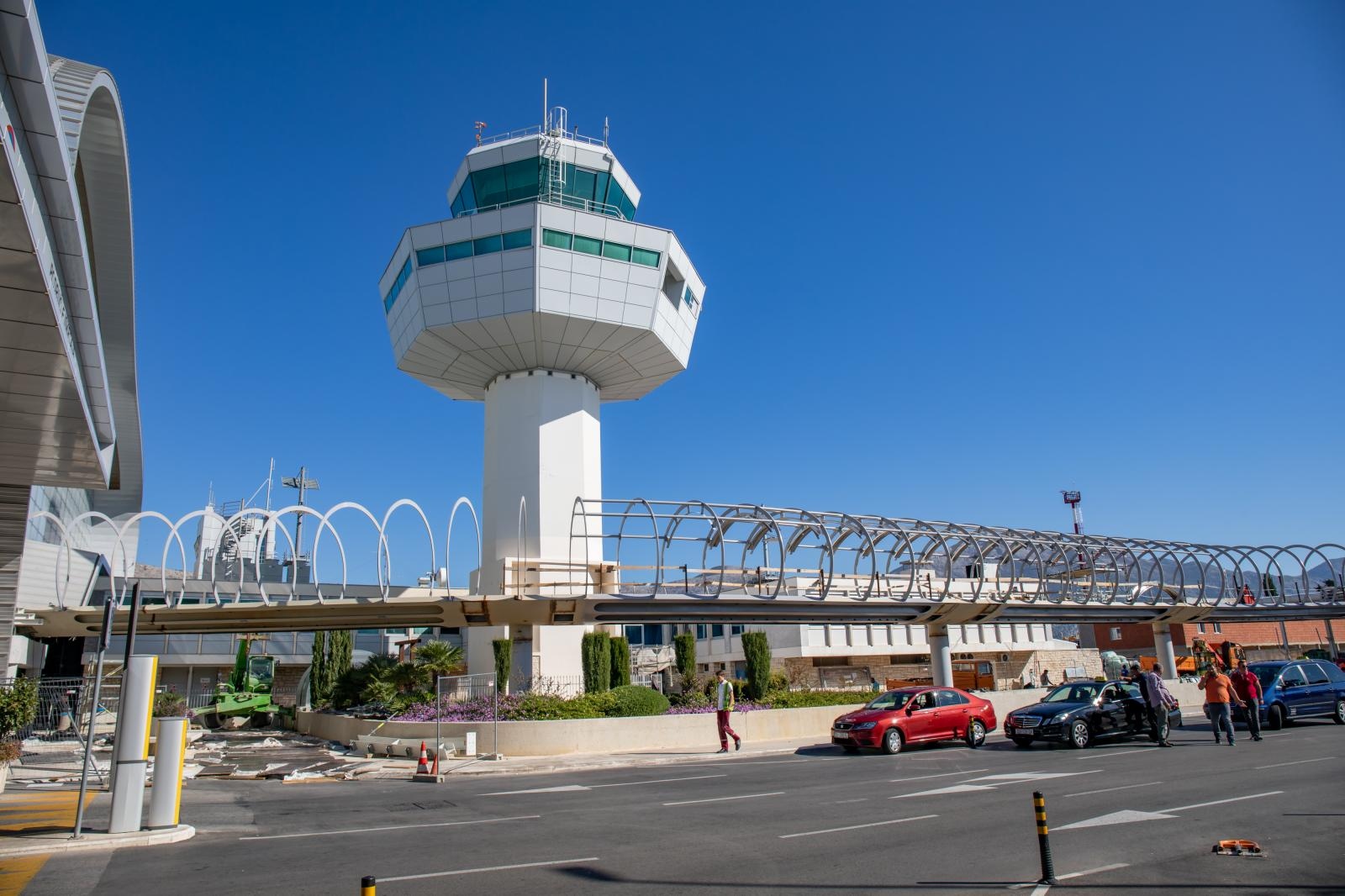 Avion prisilno sletio u Dubrovnik, putnik umro