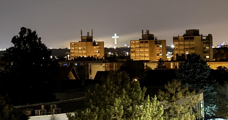 Ovo je pogled na nebo iznad Hipodroma iz Sesveta