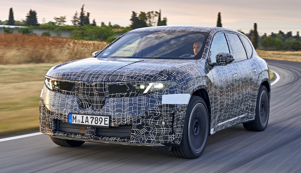 Prvi BMW kao Neue Klasse premijerno nastupa u rujnu. Na struju vozi 800 km