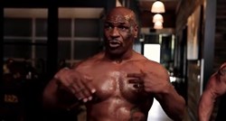 Mike Tyson u vrhunskoj formi. Dosegao je kilažu koju je imao sa 17 godina