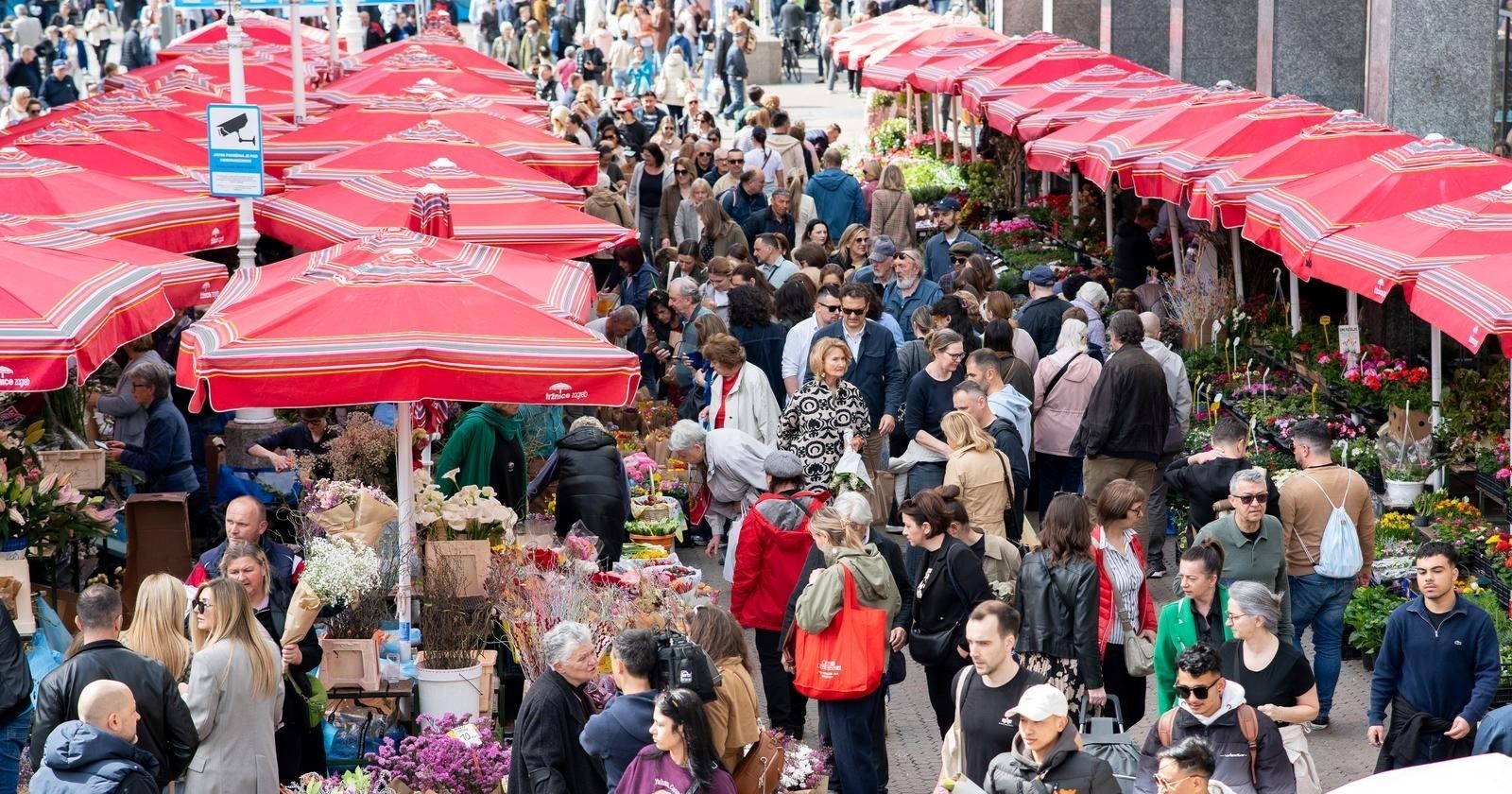 Gužva u centru Zagreba na Veliku subotu, Dolac i Splavnica su krcati
