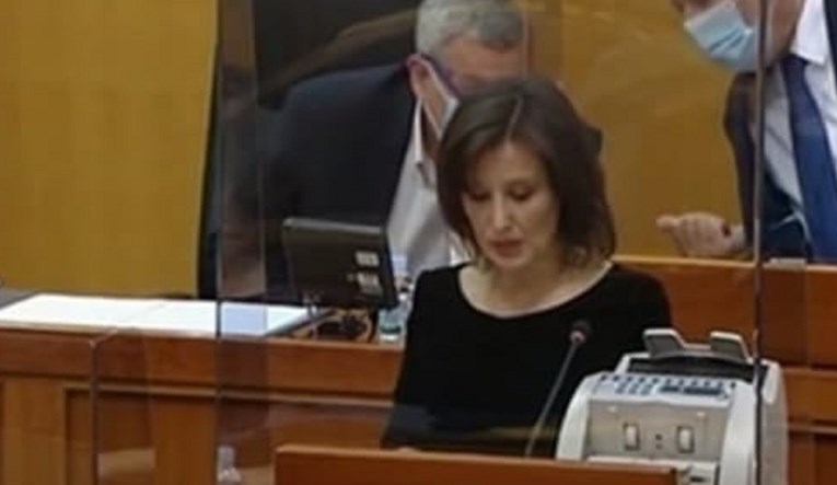 Dalija Orešković u sabor donijela brojač novca
