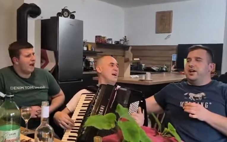 Dabro: U mojoj kući s mojim prijateljima, ja ću pjevati ono što ja hoću