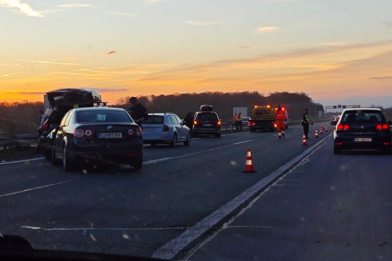 Kolona od 11 kilometara na A3 zbog prometne nesreće