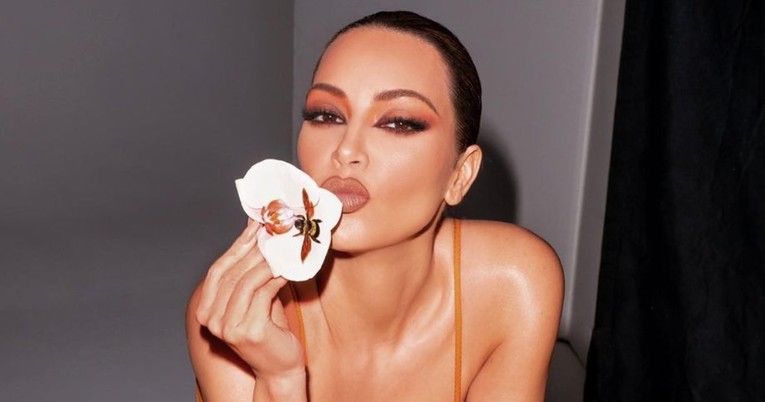 Mnogi ne vjeruju što Kim Kardashian radi u oskudnom bikiniju