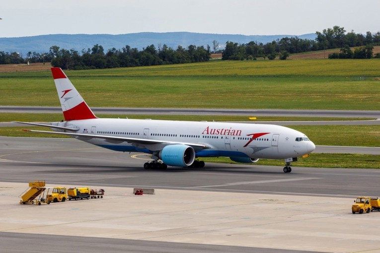 Vojni lovac pratio avion za Beč zbog dojave o bombi. Bila je lažna