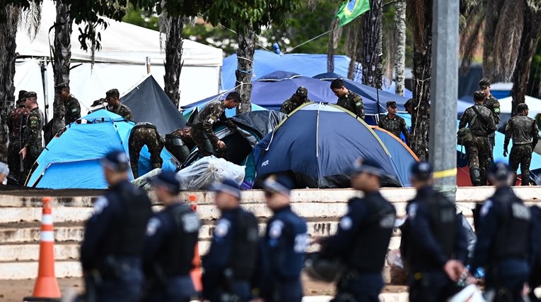 Policija razbija prosvjede u Brazilu, uhićeno 1500 ljudi
