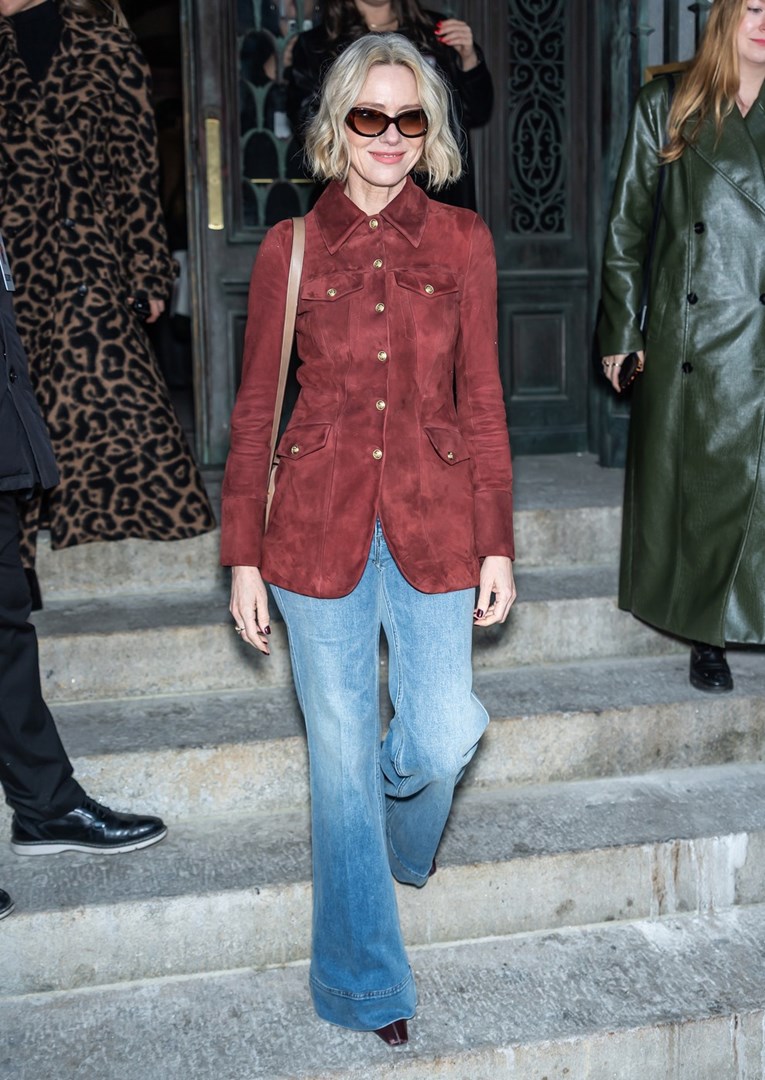 Naomi Watts nosila je hit proljetni komad uz traperice koje izdužuju noge