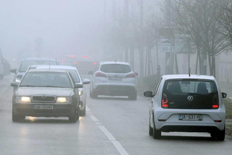 HAK upozorava na teške uvjete na cestama: Magla, poledica i skliski kolnici 