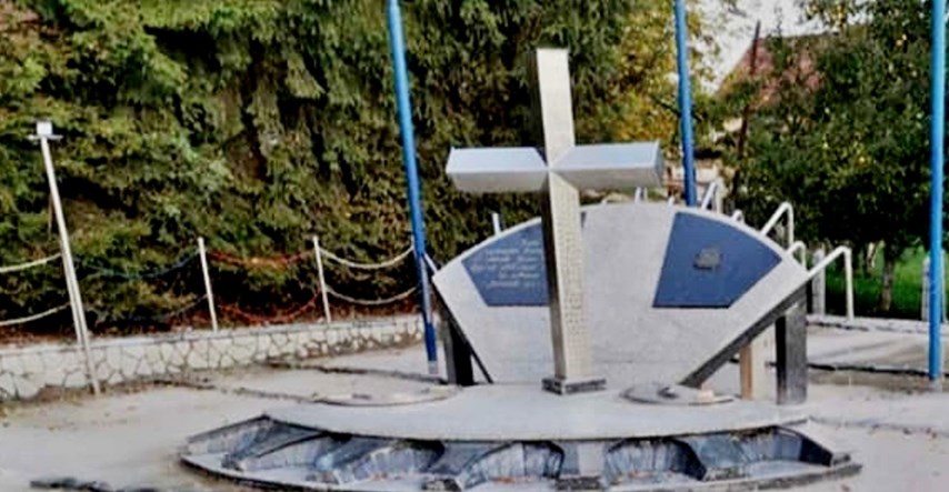 Polomljen spomenik poginulim Hrvatima u srednjoj Bosni