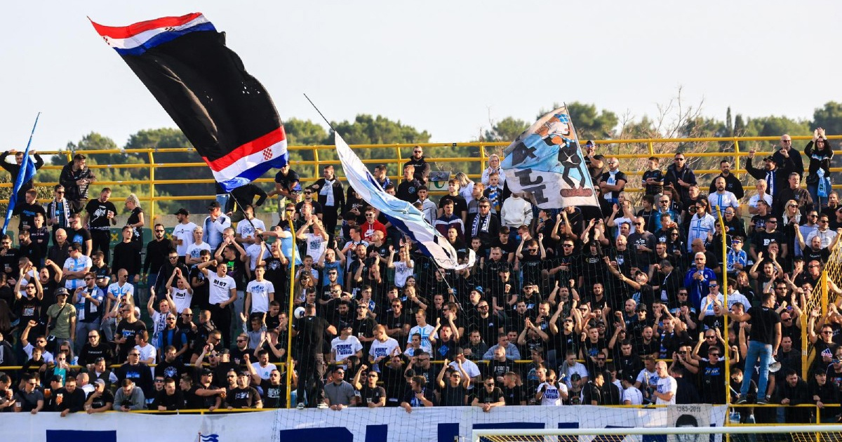 Armada u 12. minuti napustila tribinu u Puli