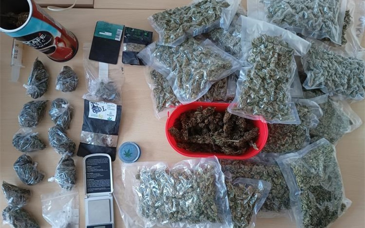 Policija trojici muškaraca u Virovitici oduzela oko 4.5 kila marihuane