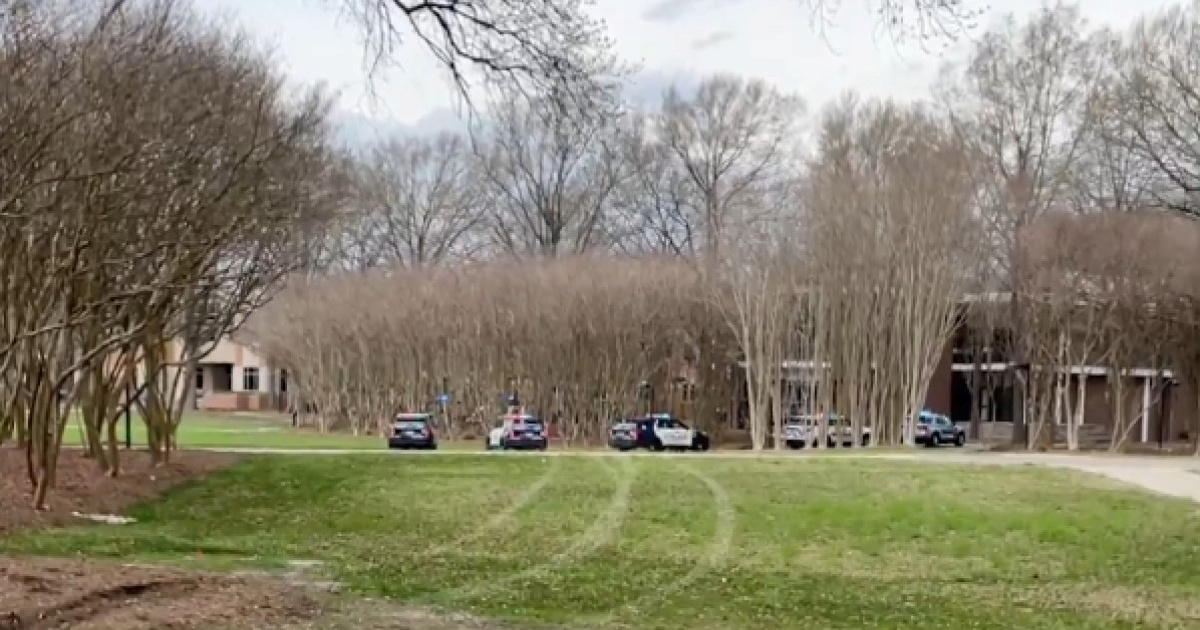 Pucnjava na Sveučilištu u Virginiji. Napadač ubijen, dvoje ranjeno