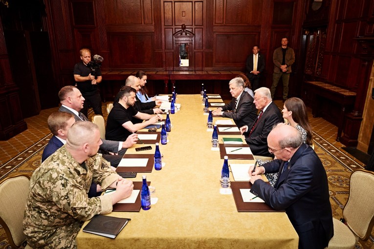 Zelenski: Rusiju se na mir može prisiliti samo snagom