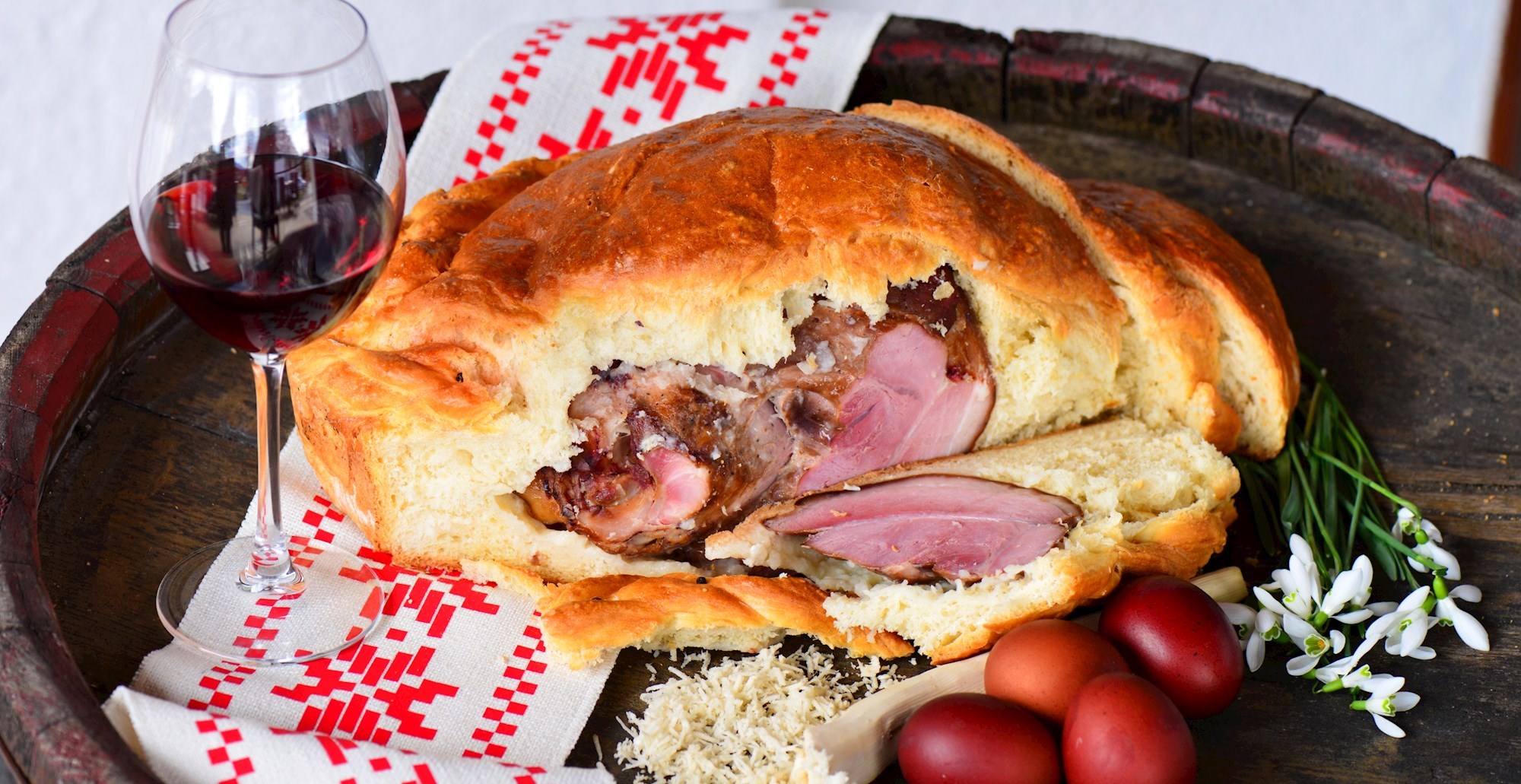 U kuhinji mame Petre iz Zagreba - ovako je najlakše pripremiti slasnu šunku u kruhu