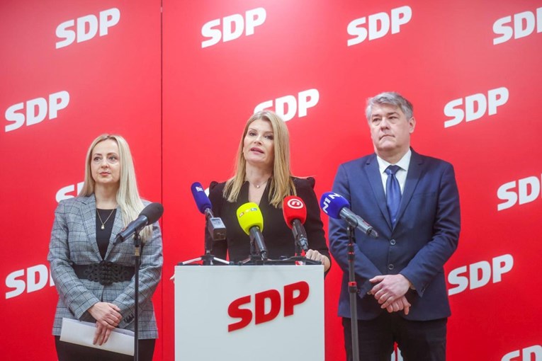 SDP: Sutra će se pokazati bratstvo i jedinstvo među onima koji se nazivaju glupanima