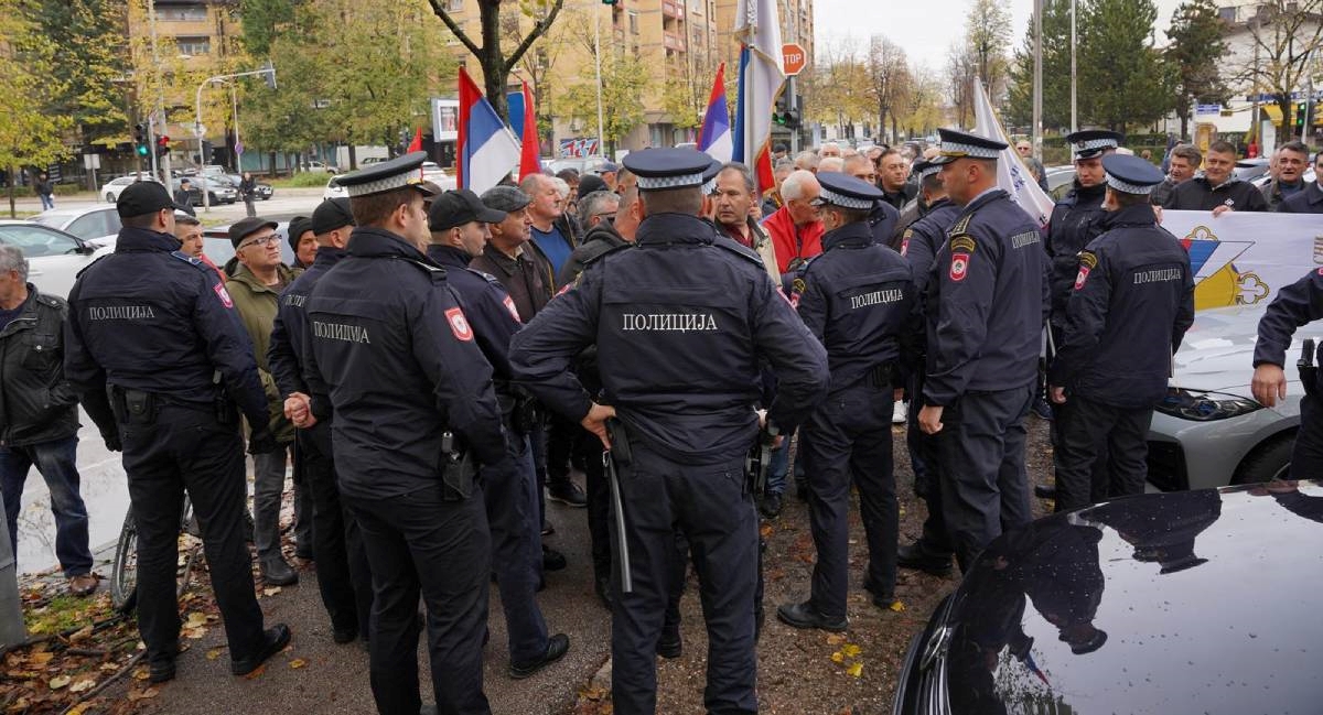 U Banjoj Luci pokušali obilježiti Dan državnosti BiH. Dodikovci ih pokušali omesti