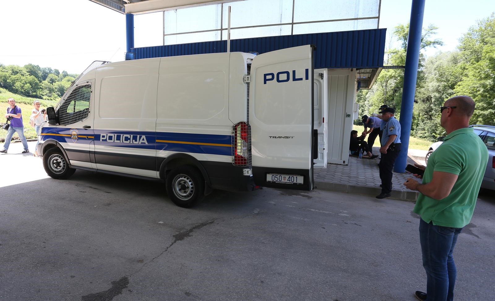 Otkriveno 7 odvojenih krijumčarenja migranata. Švercali ukupno 60 migranata