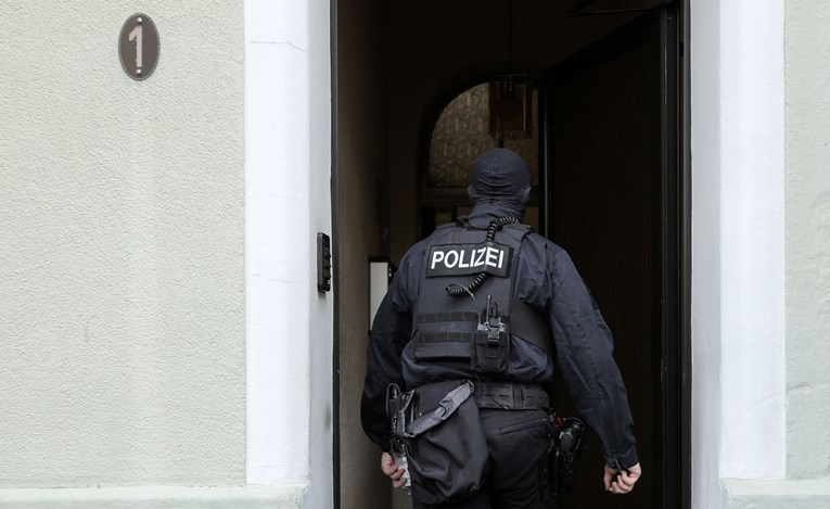 Sirijac u Njemačkoj izbo partnericu nožem pred djecom, preminula je