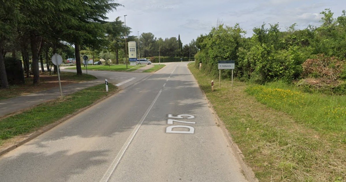 Teška nesreća u Istri, u sudaru na ulazu u autokamp poginuo motociklist