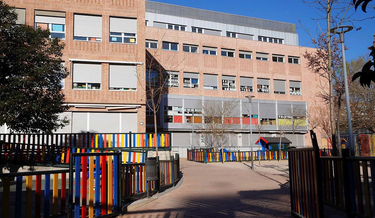 Najkritičnija faza u Španjolskoj je prošla, od sutra djeca mogu van na sat vremena