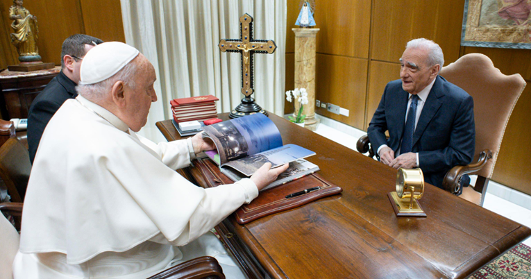 Martin Scorsese sastao se s papom Franjom, poklonio mu je knjigu