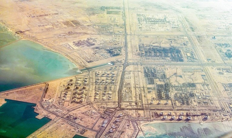 "Najgori mogući scenarij". 23 naftna i plinska postrojenja na meti od početka rata