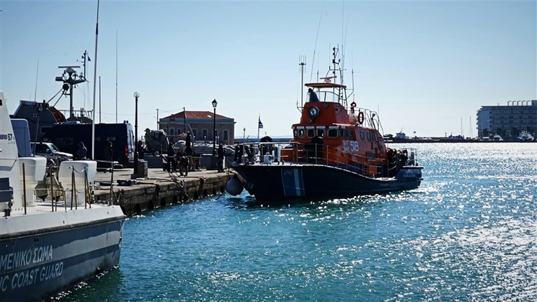 Dijete i žena pronađeni mrtvi u potonulom migrantskom čamcu u Grčkoj
