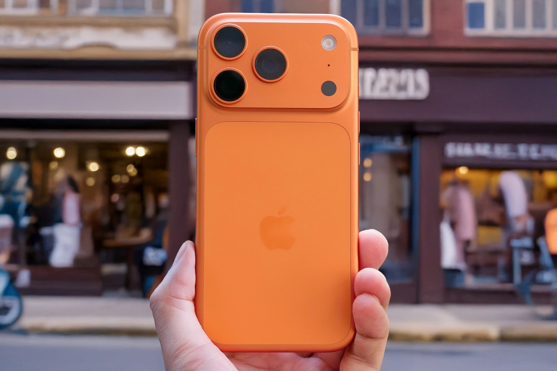 Novi iPhone 17 pravi je hit: Prodaja skočila za 14% u Kini i SAD-u